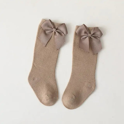Socken im spanischen Stil für Kleinkinder