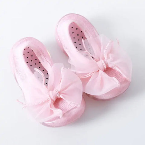 Kleinkinderschuhe mit verschiedenen Farben