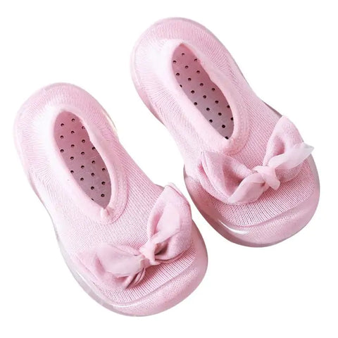 Kleinkinderschuhe mit verschiedenen Farben
