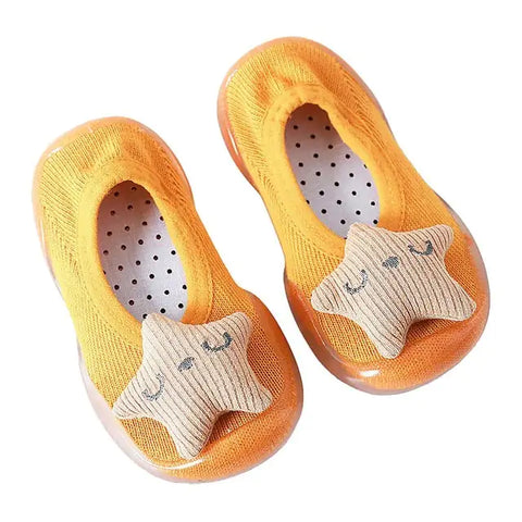 Kleinkinderschuhe mit verschiedenen Farben