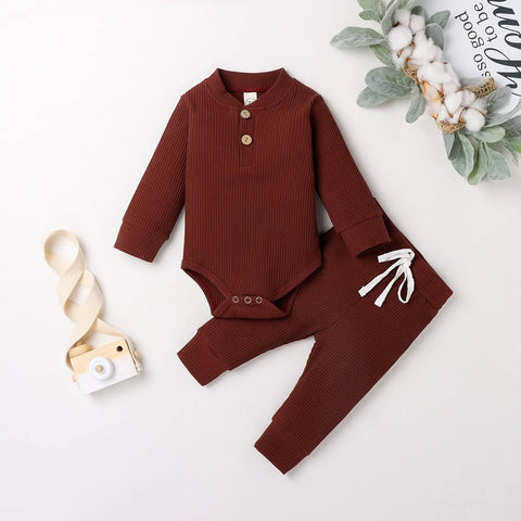 Herbstkleidung für Babys aus Baumwolle