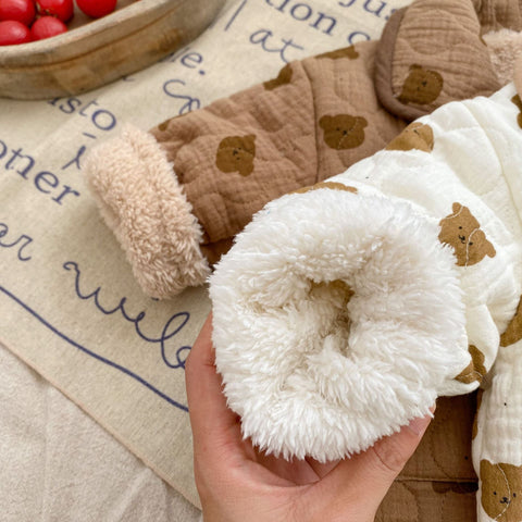 Warmer gesteppter Baumwollmantel mit Bärenmotiv für Baby