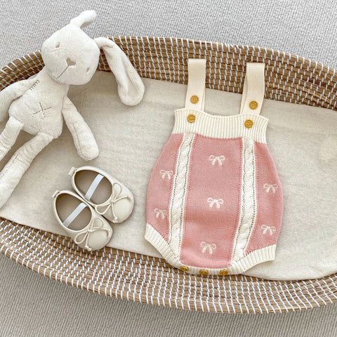 Süßer Baby Strickjacken-Set mit One-sies