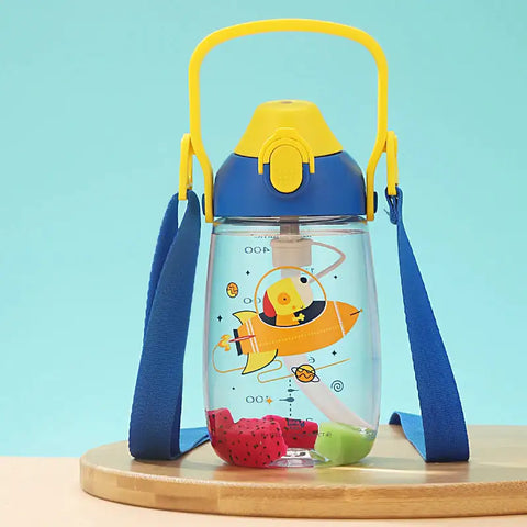 Kinder Wasserflasche mit verschiedenen Design mit Strohhalm