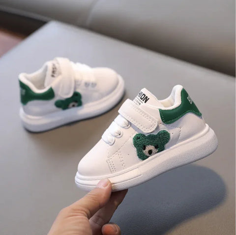 Atmungsaktive Turnschuhe für Kleinkinder