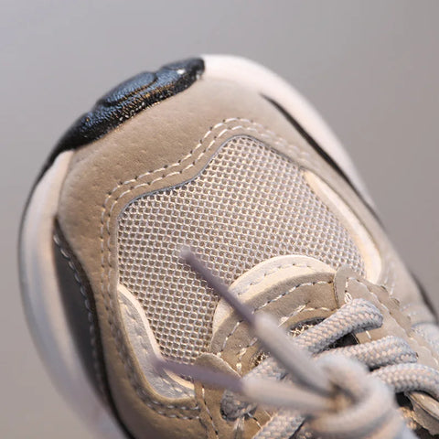 Bequeme Kinder Sportschuhe