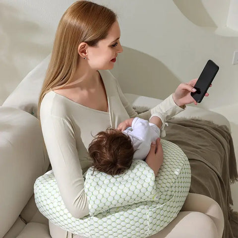 Ergonomisches Stillkissen zur Unterstützung der Fütterung
