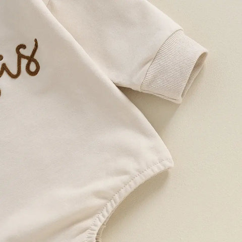 Passende Strampler und Pullover-Outfits für Schwestern mit Sister Logo und langen Ärmeln