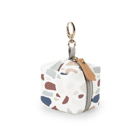 Waterproof pacifier bag for babies