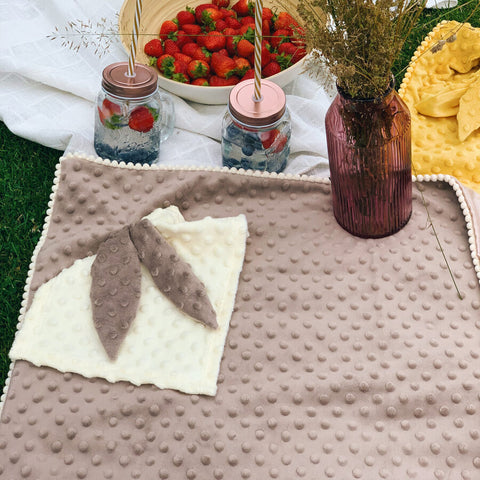 2in1 cuddly blanket with sewn-in baby cloth - cappuccino