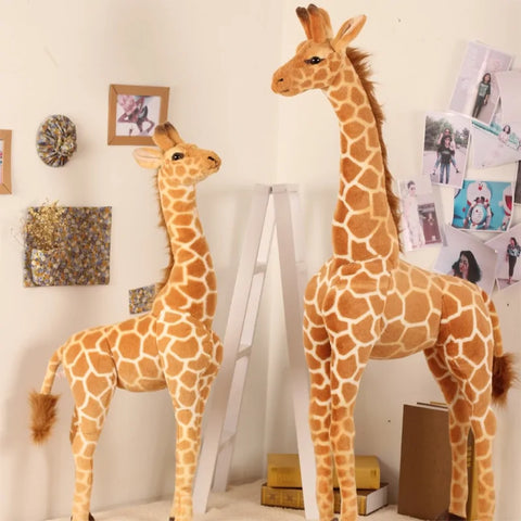 Realistisches Plüschgiraffen-Spielzeug