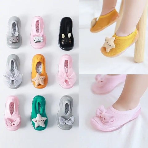 Kleinkinderschuhe mit verschiedenen Farben