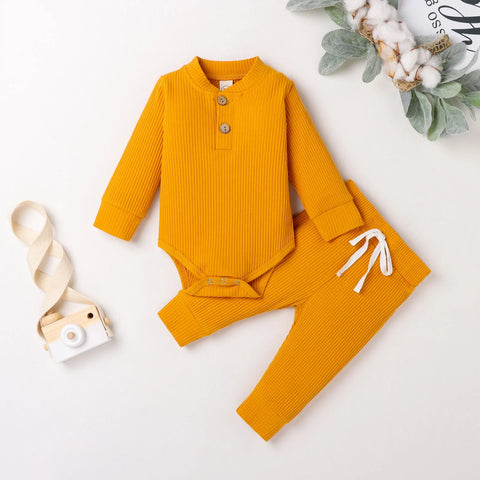 Herbstkleidung für Babys aus Baumwolle
