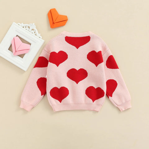 Gestrickter Babypullover mit Herz