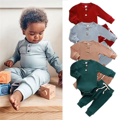 Herbstkleidung für Babys aus Baumwolle