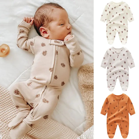 Gestrickter Jumpsuit mit Füßen für Neugeborene